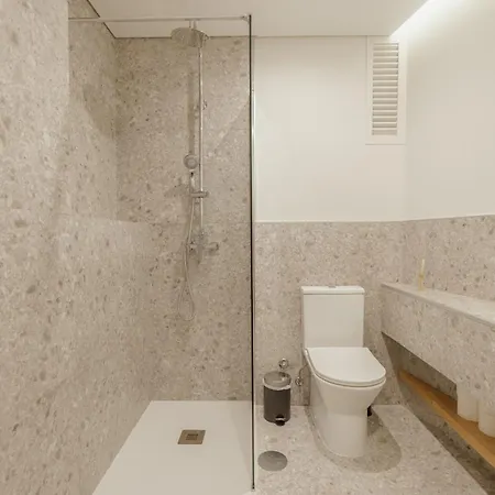 דירה Bright Window By Vacationy *